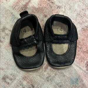 Minimoc/ hey folks Black Leather Baby Shoes